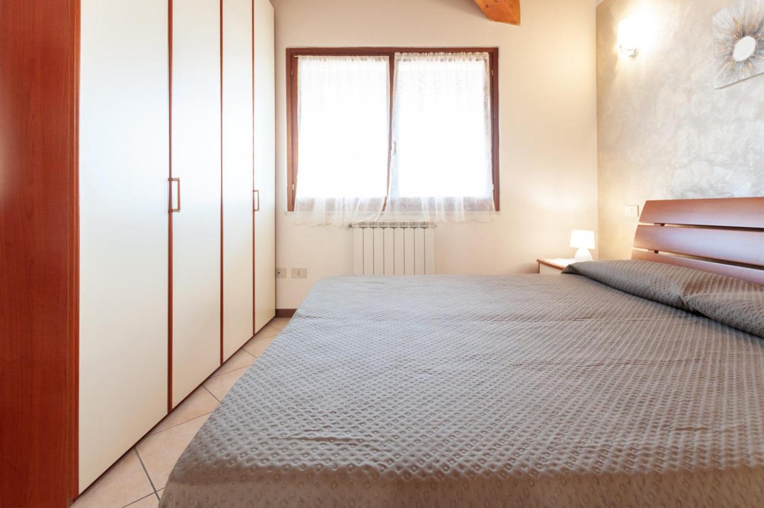 Dora'S Apartment Дезенцано-дель-Гарда Экстерьер фото